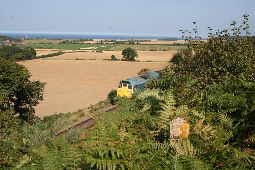 Stone Cottage Thornage Exterior photo
